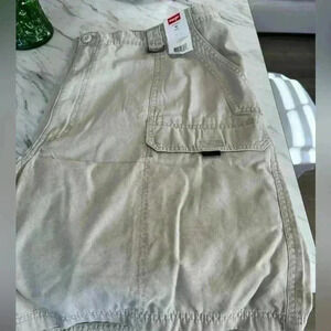 NWT - men’s Wranglers hiking/cargo shorts.  Size 46